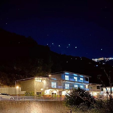 Sl Manor Hill Resort Mussoorie Buitenkant foto
