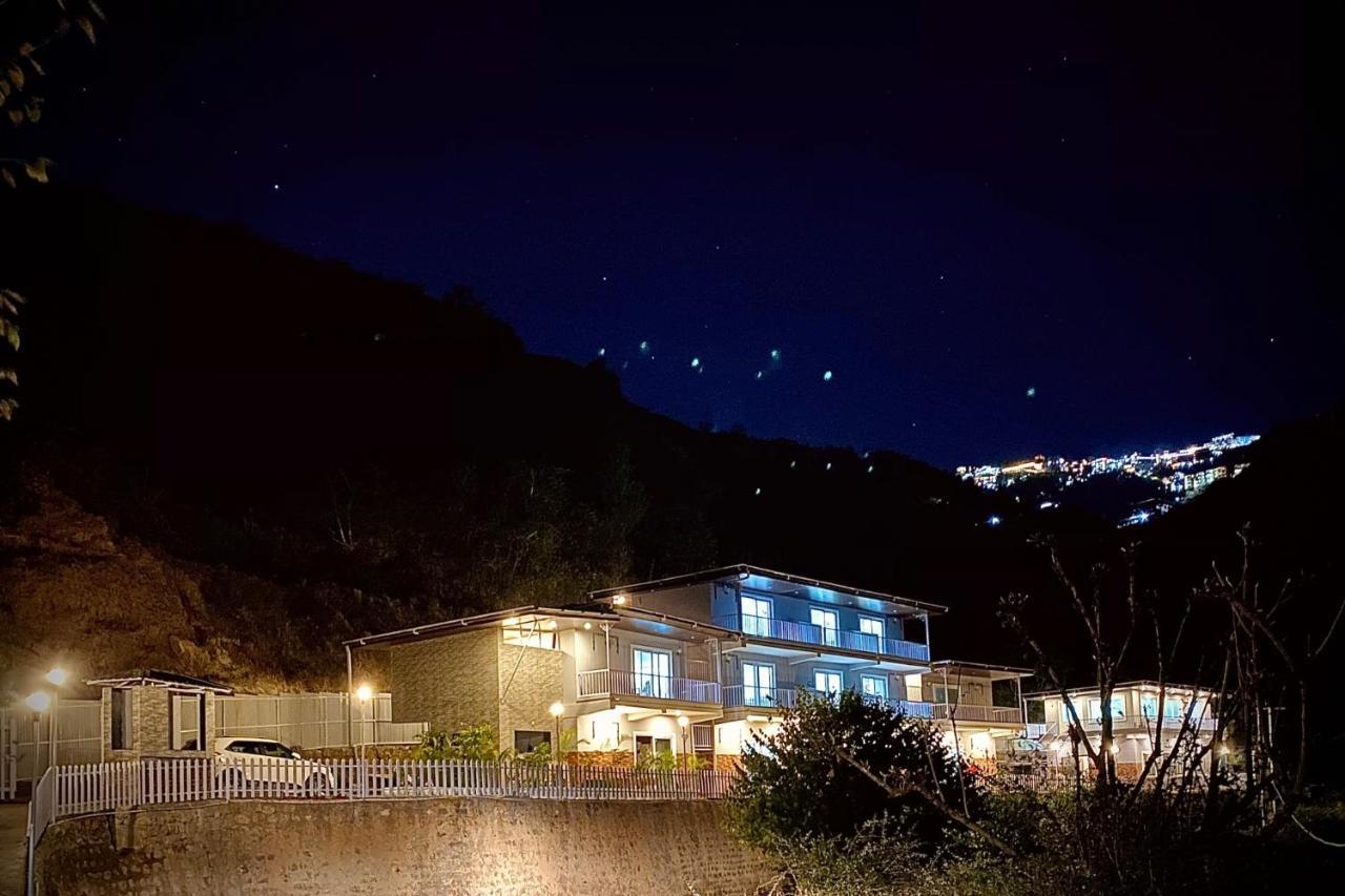 Sl Manor Hill Resort Mussoorie Buitenkant foto