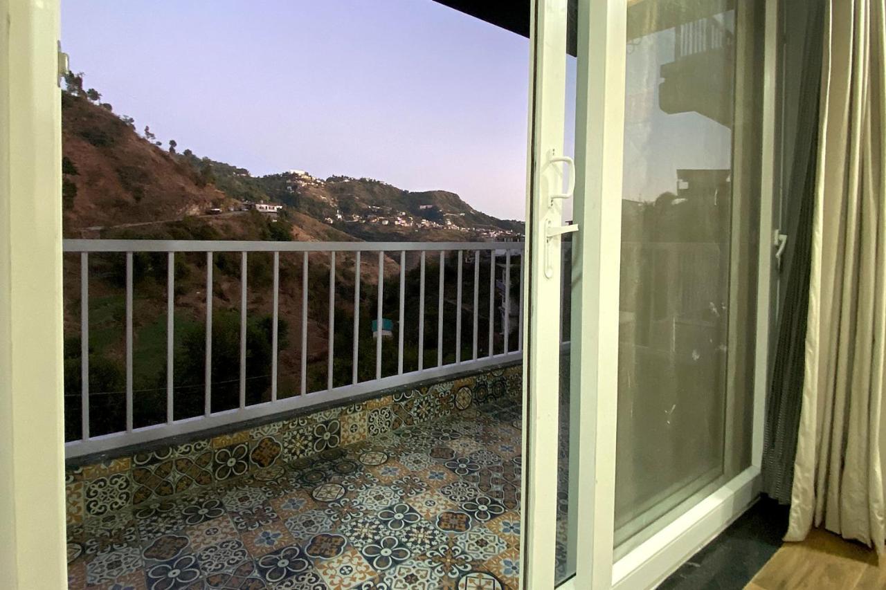Sl Manor Hill Resort Mussoorie Buitenkant foto