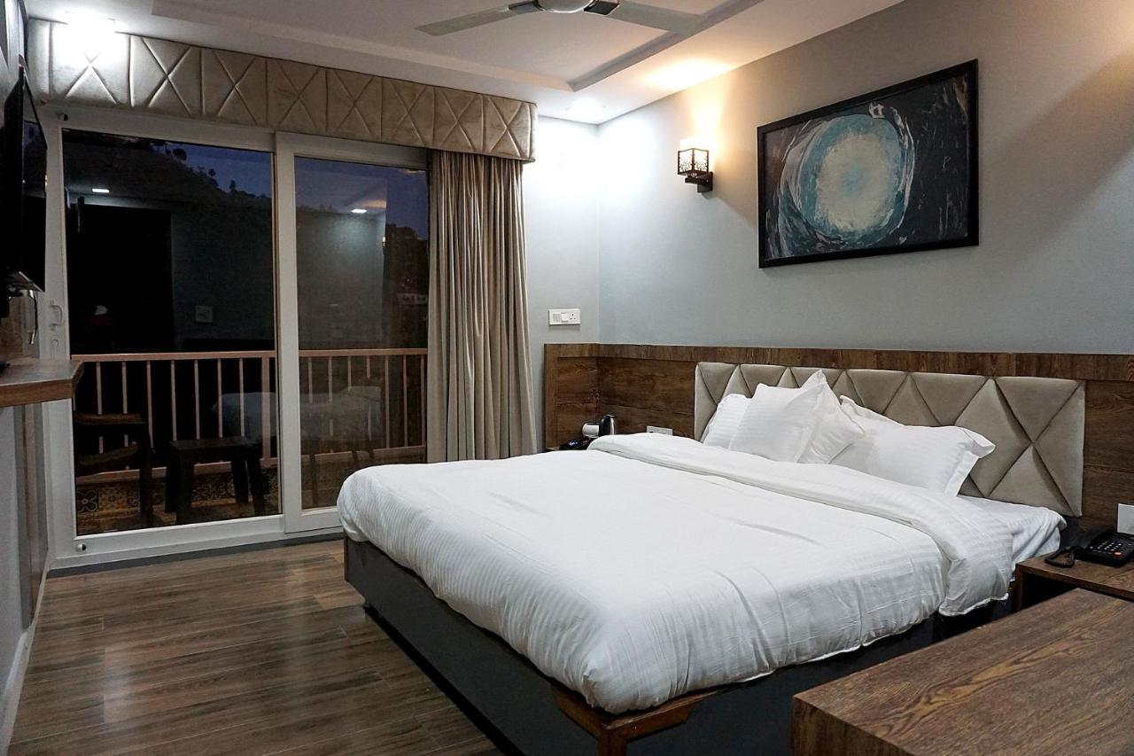Sl Manor Hill Resort Mussoorie Buitenkant foto