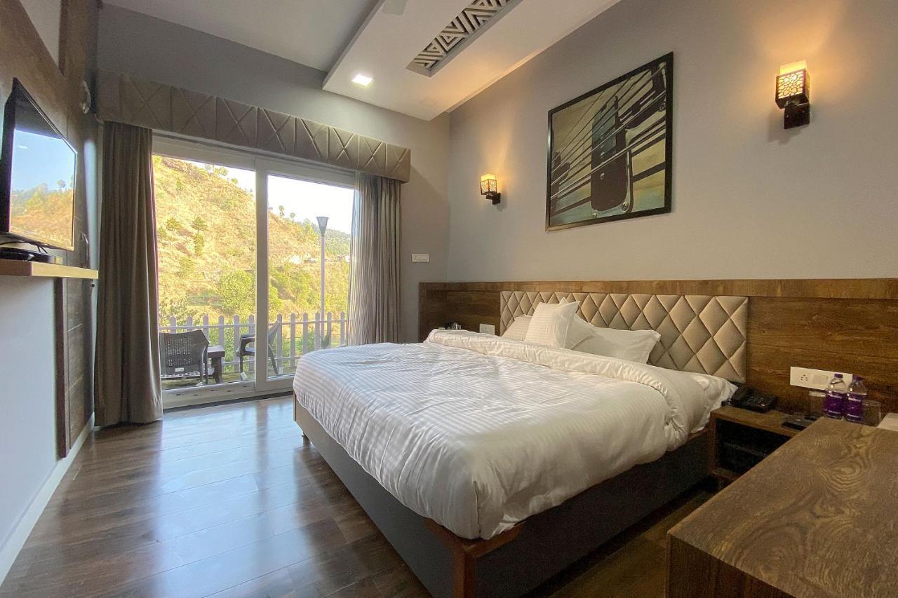 Sl Manor Hill Resort Mussoorie Buitenkant foto