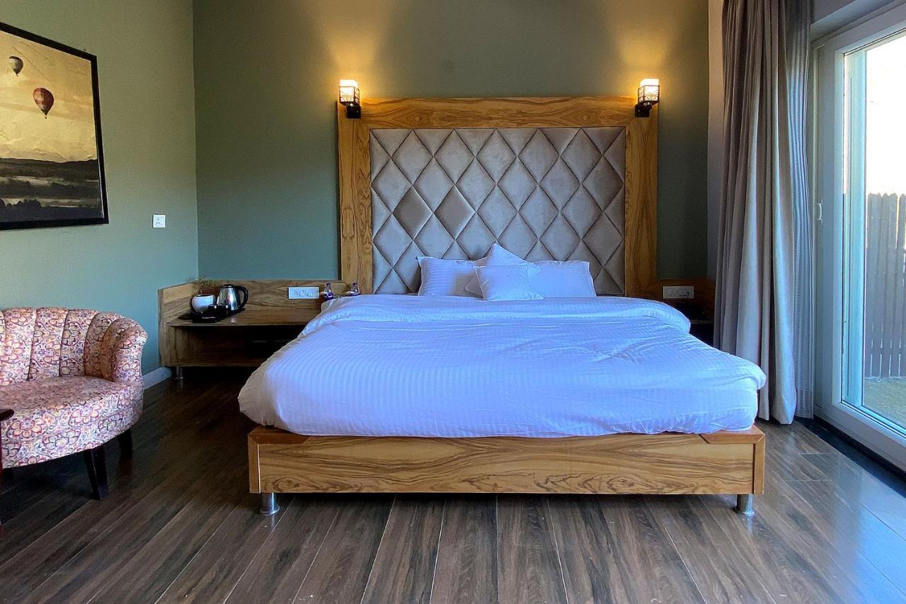 Sl Manor Hill Resort Mussoorie Buitenkant foto