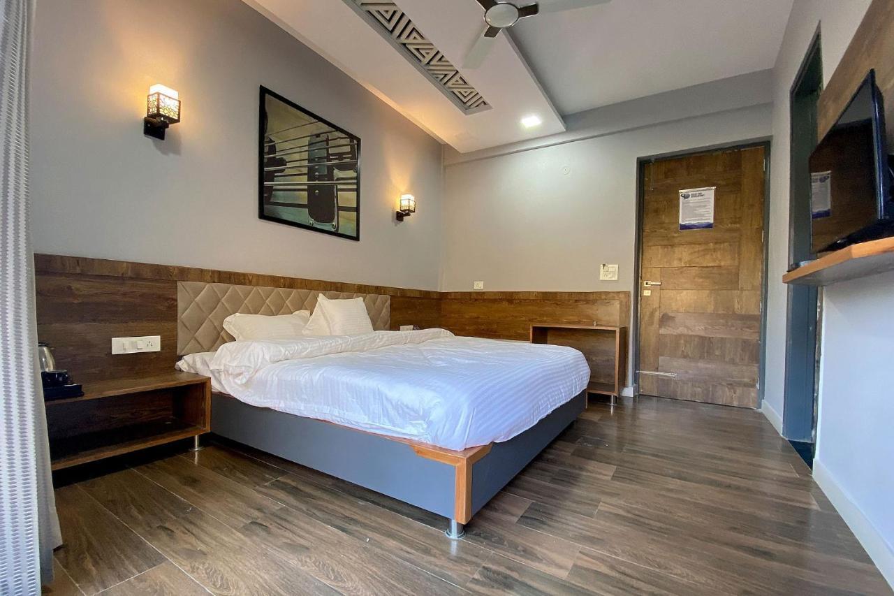 Sl Manor Hill Resort Mussoorie Buitenkant foto